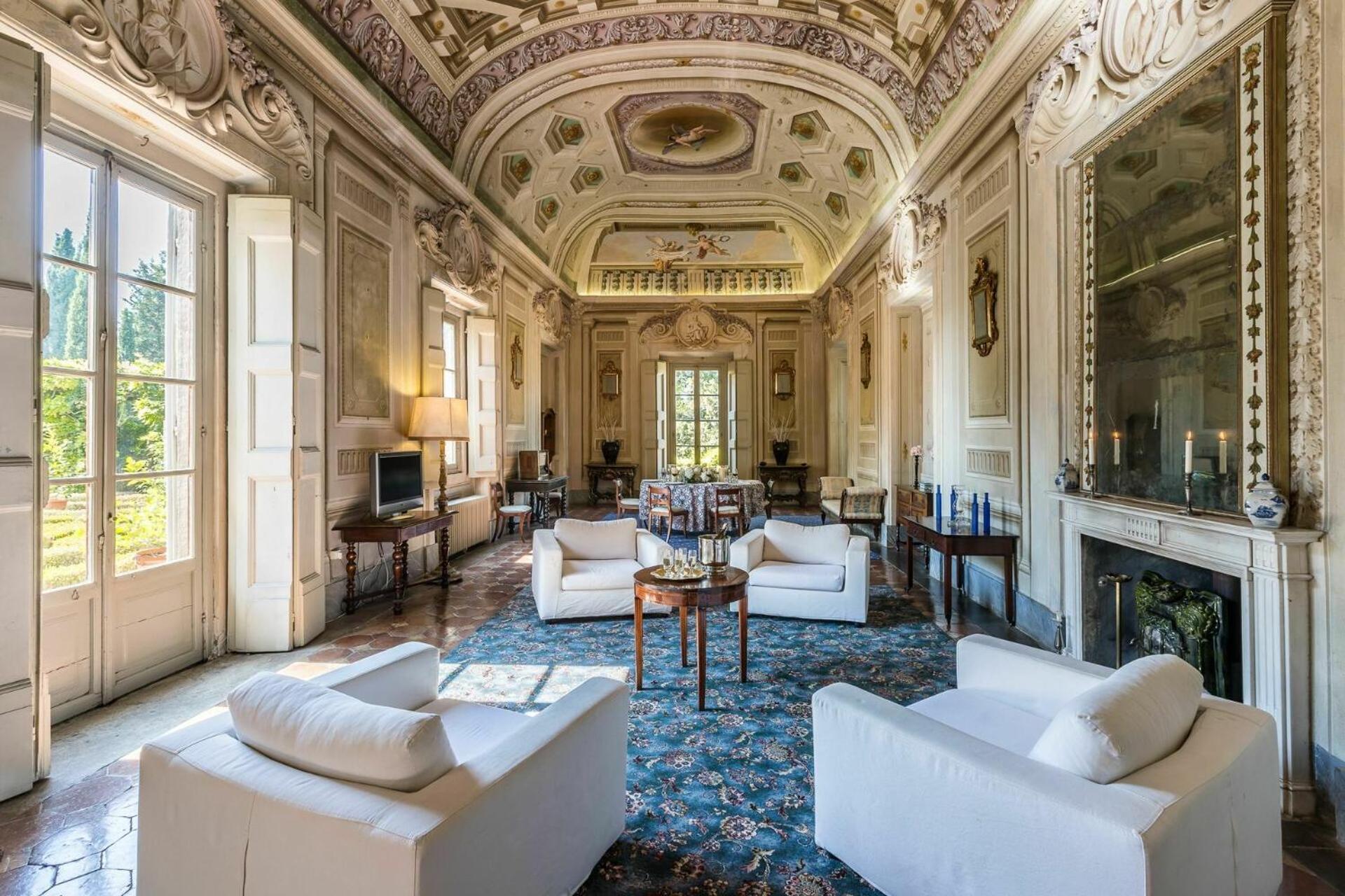 Villa Castello Di Montegufoni By Posarellivillas